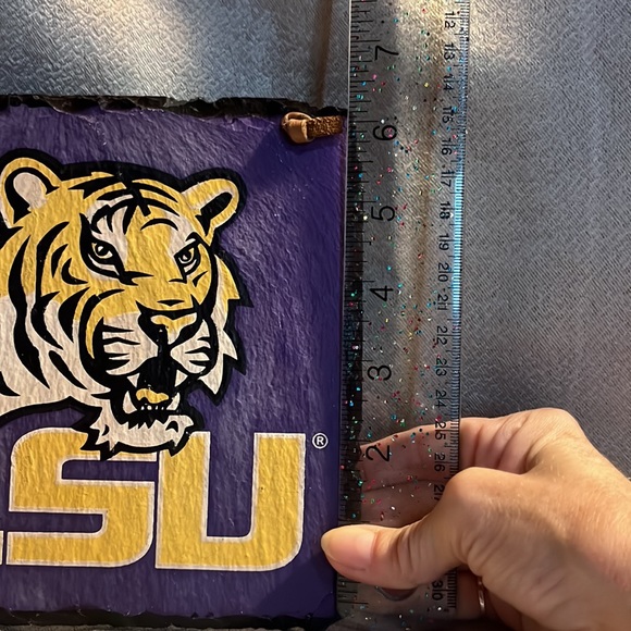 LSU stone wall hanger - Picture 4 of 4